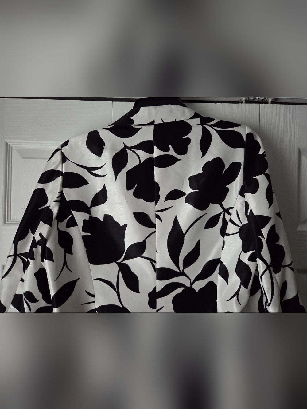 NWOT Le Suit Black and Off White Floral Long Coat Size 14 - Picture 10 of 16